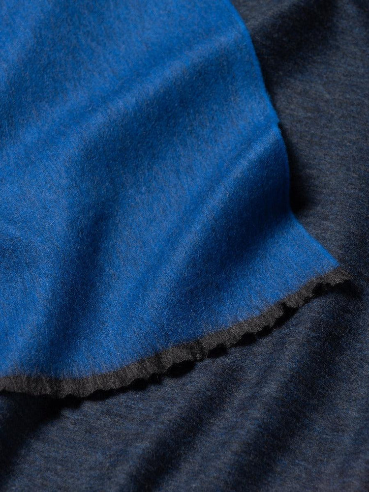 Vale Reversible Lambswool Cashmere Throw Charcoal Royal Detail| Begg x Co