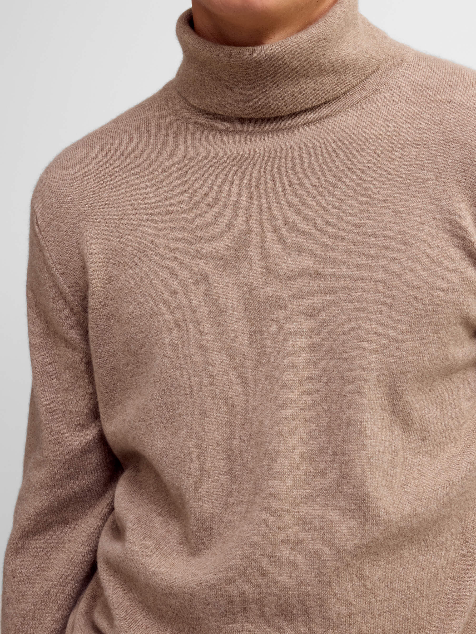 Heriot Roll Neck