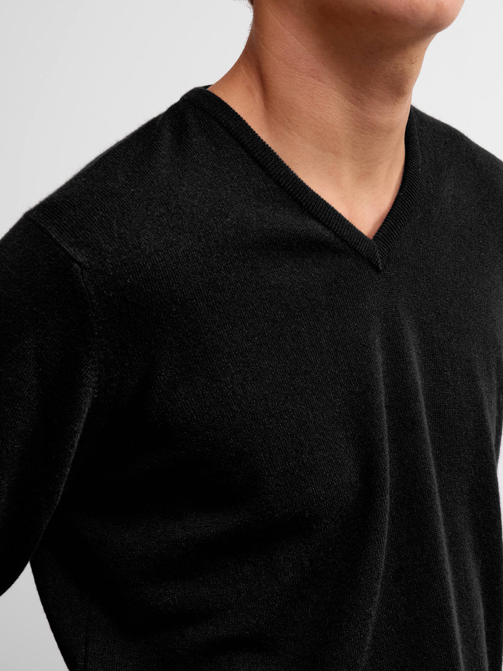 Heriot V-Neck