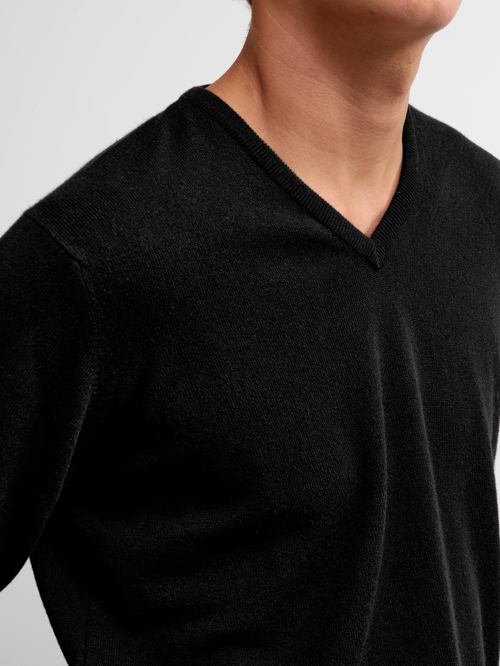 Heriot V-Neck