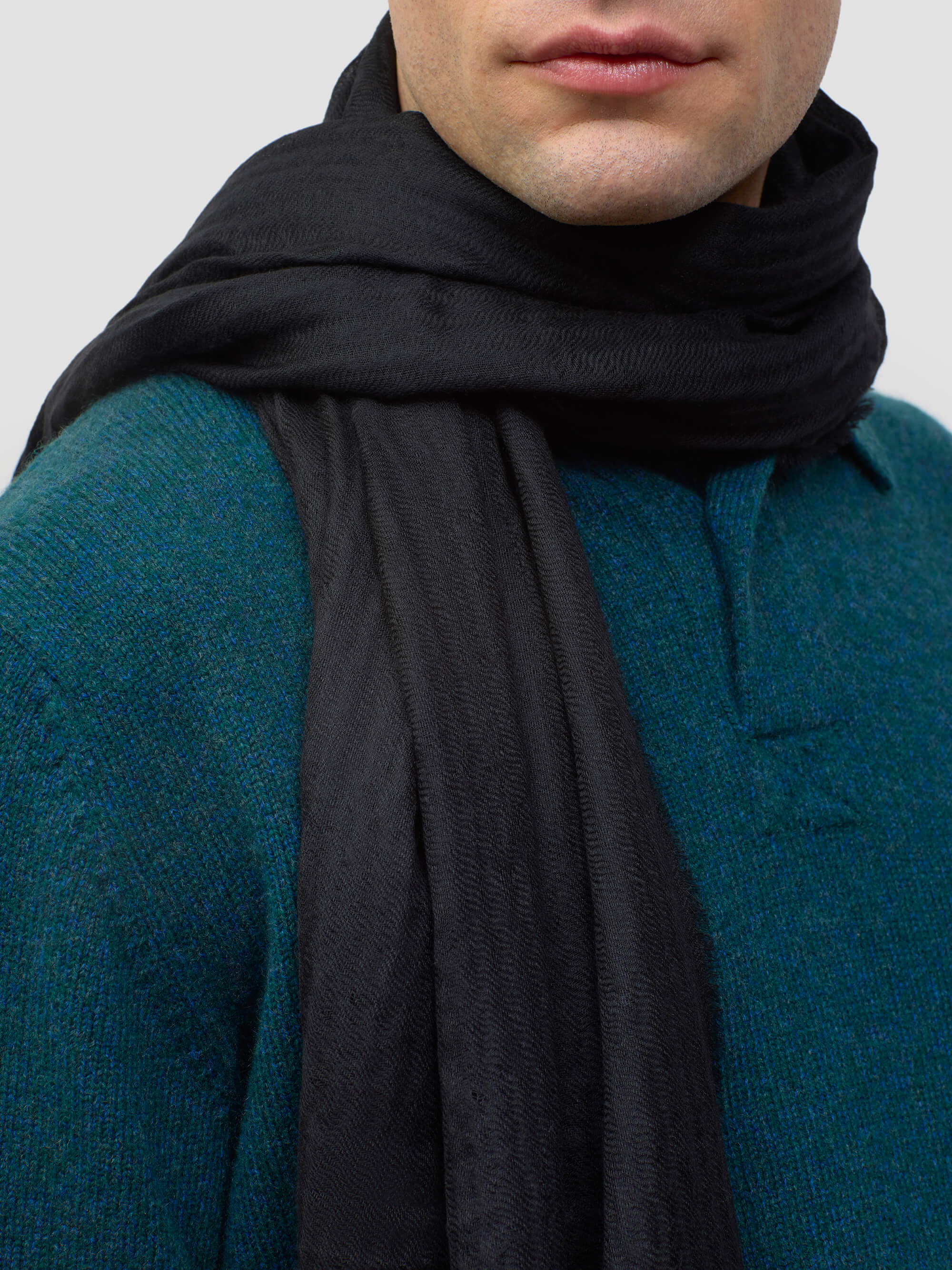 Staffa Mens Cashmere Silk Scarf Black | Begg x Co