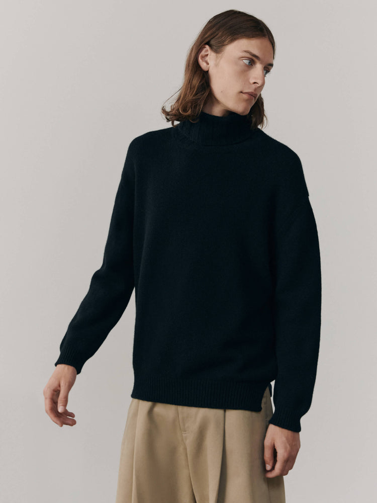 Sloane Roll Collar