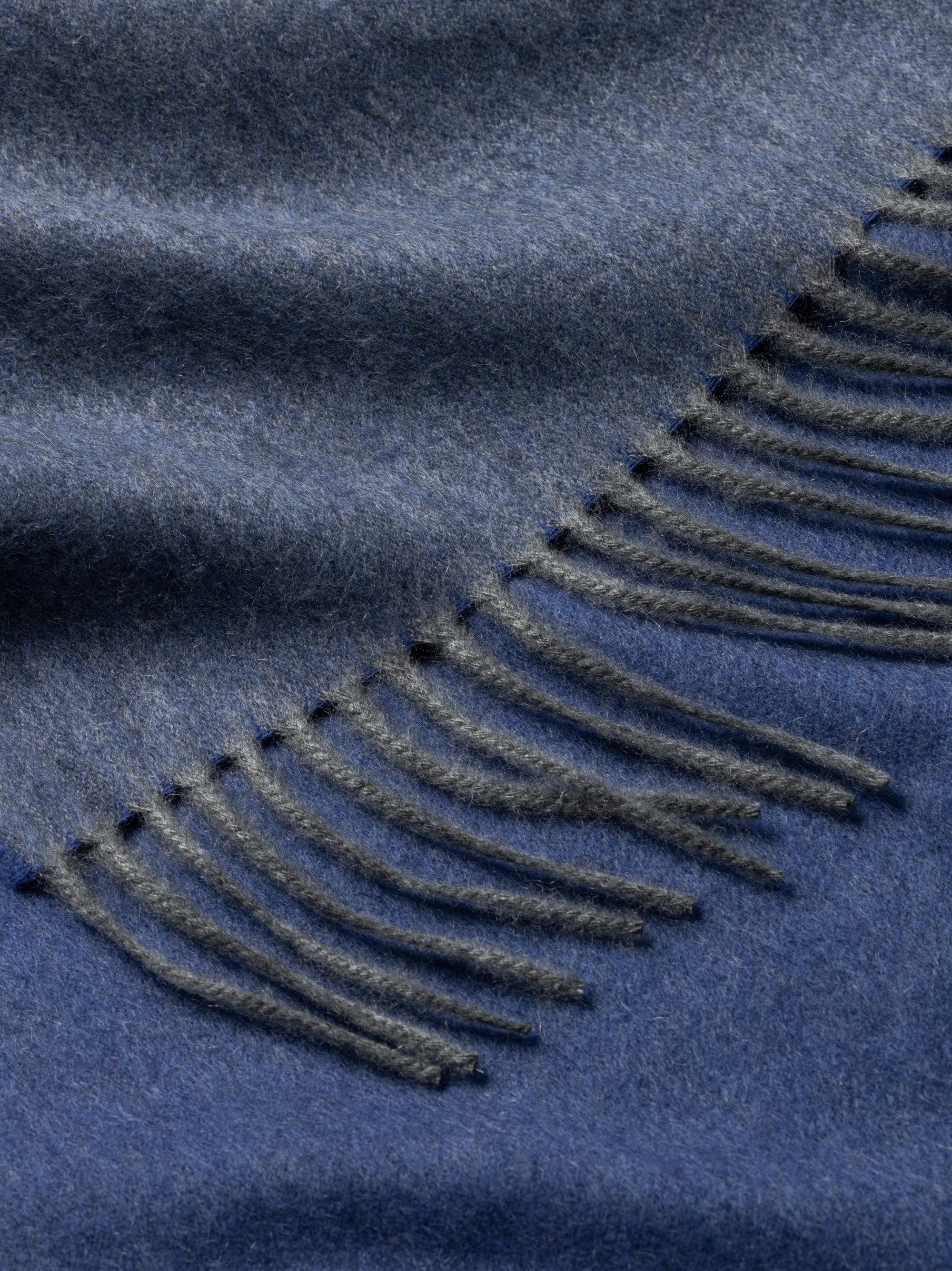Arran Reversible Cashmere Throw Derby Blue| Begg x Co