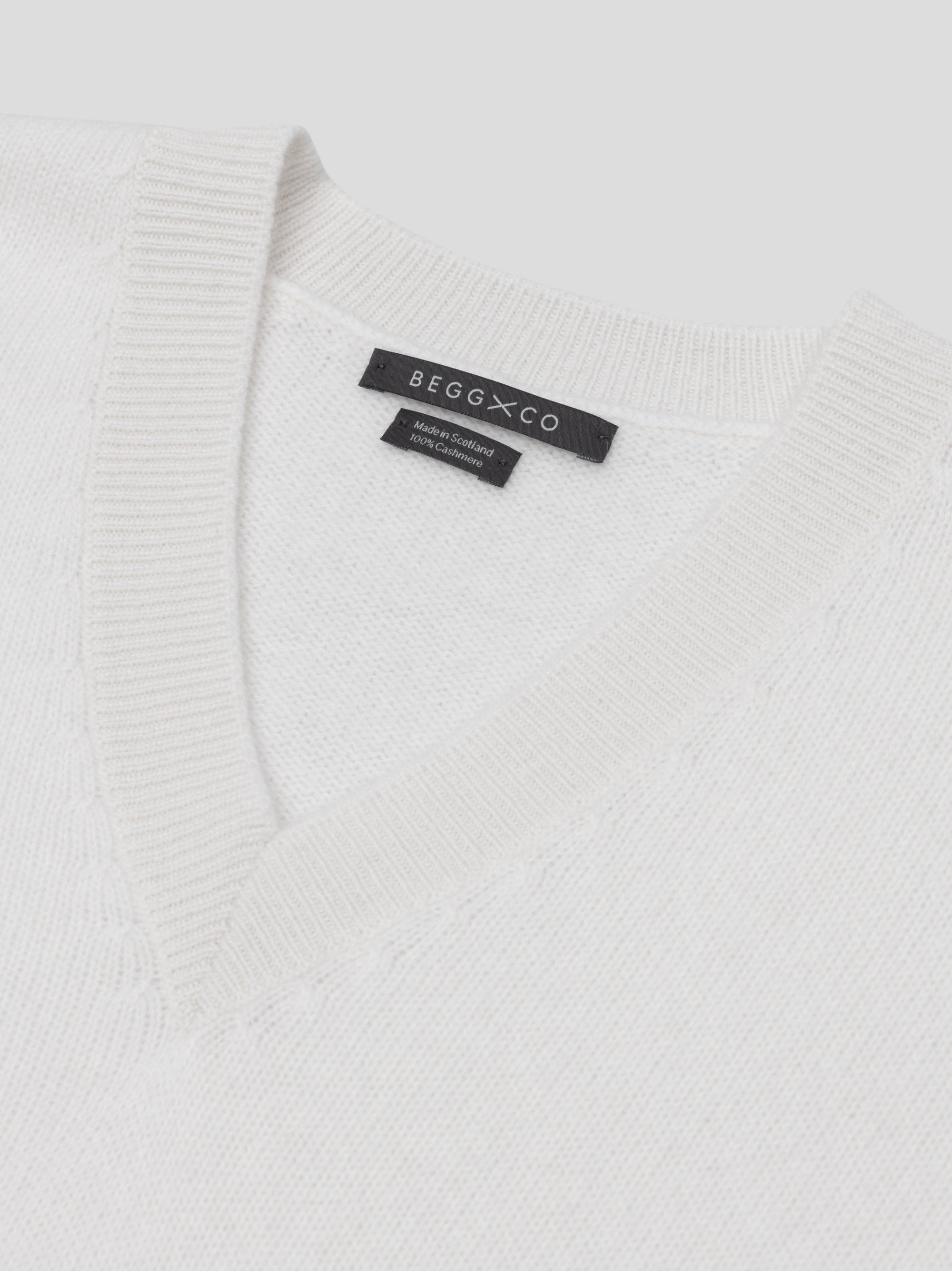 Womens Varikino V-Neck Cashmere Knitted Sweater Frost | Begg x Co