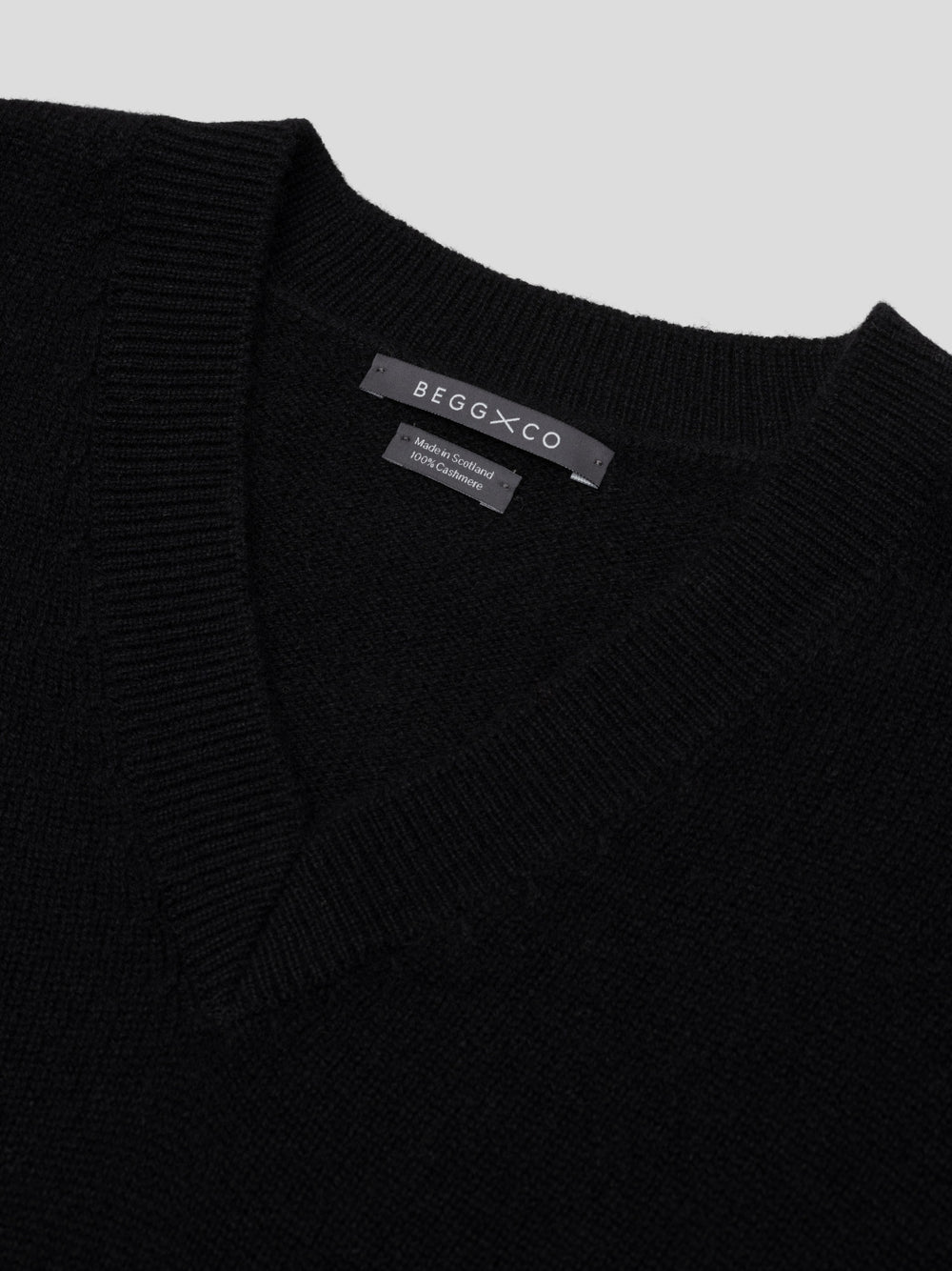 Womens Varikino V-Neck Cashmere Knitted Sweater Black | Begg x Co