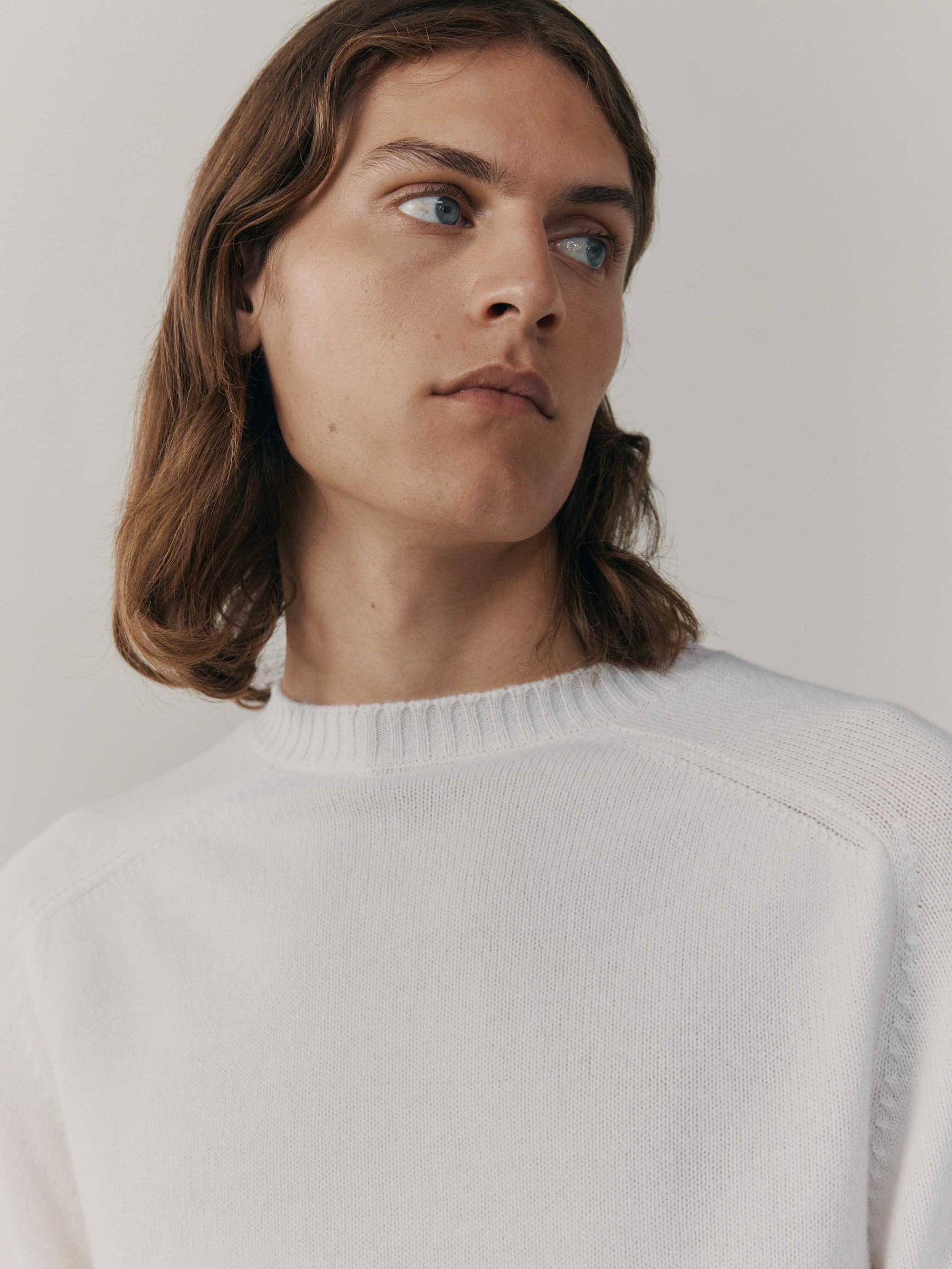Mens Architect Crew Neck Knitted Cashmere Sweater Frost White | Begg x Co