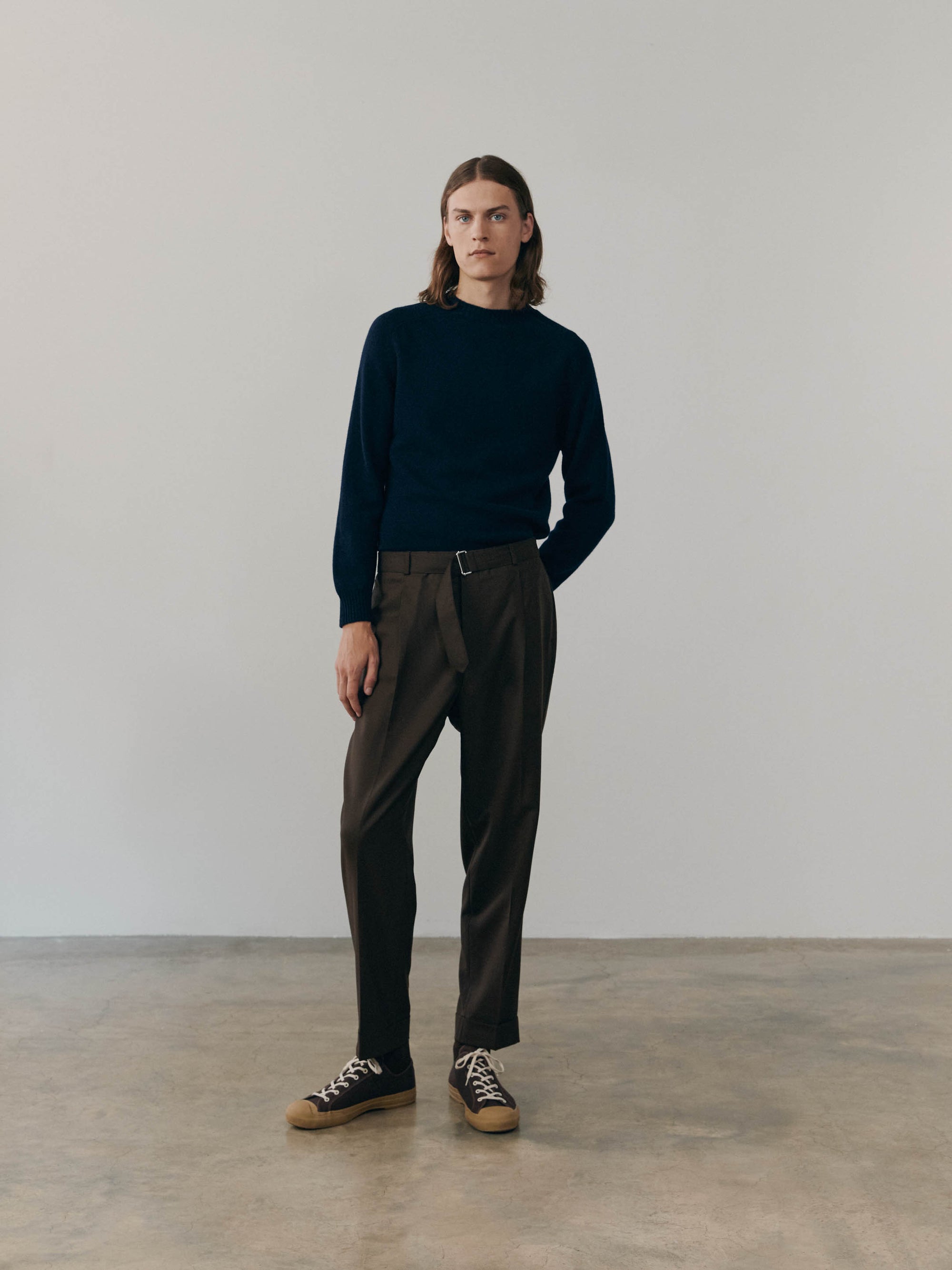 Mens Architect Crew Neck Knitted Cashmere Sweater Navy | Begg x Co