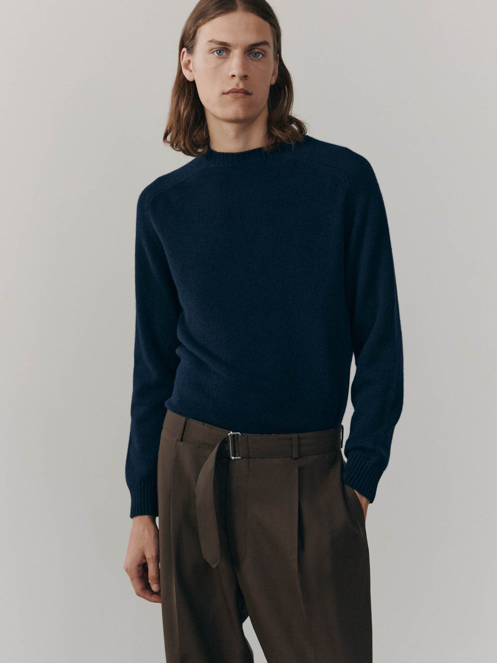 Mens Architect Crew Neck Knitted Cashmere Sweater Navy | Begg x Co