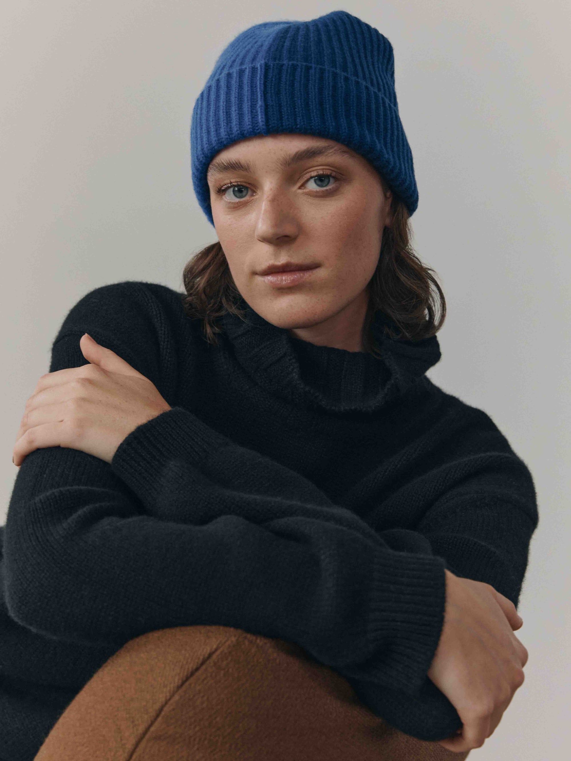 Knitted Bi-Colour Cashmere Beanie Blue| Begg x Co