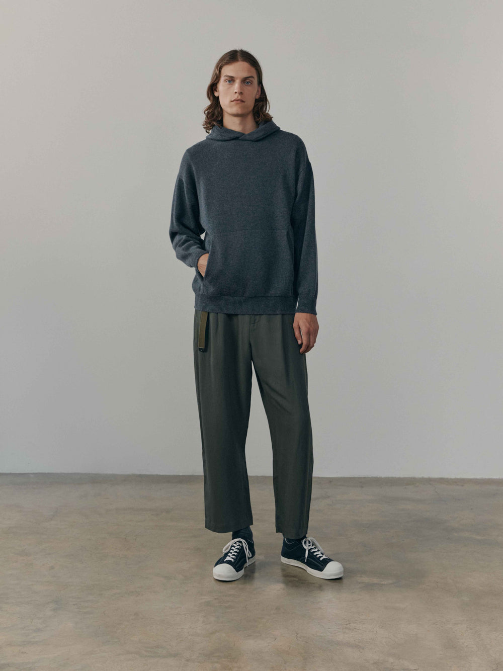 Mens Rockcliffe Cashmere Knitted Hoody Pewter | Begg x Co