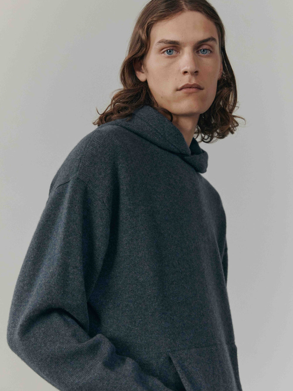 Mens Rockcliffe Cashmere Knitted Hoody Pewter | Begg x Co