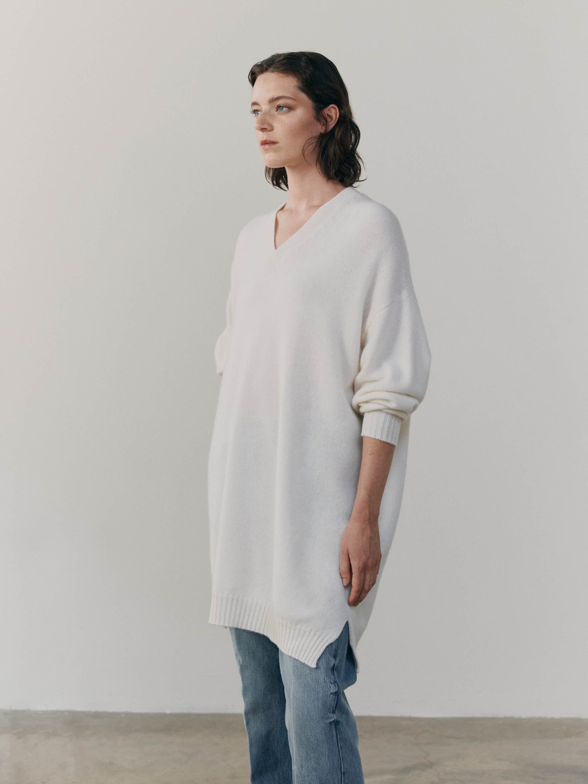 Womens Varikino V-Neck Cashmere Knitted Sweater Frost | Begg x Co