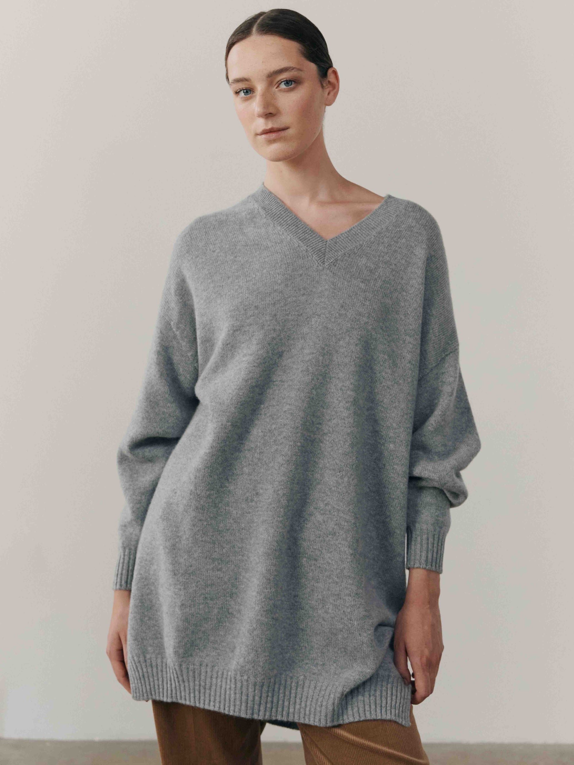 Womens Varikino V-Neck Cashmere Knitted Sweater Grey | Begg x Co