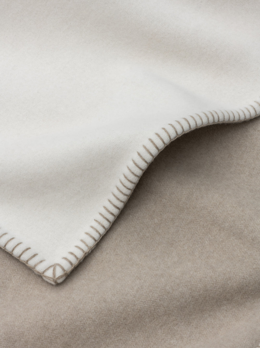 Filt Ecru Natural Lambswool Cashmere Throw | Begg x Co