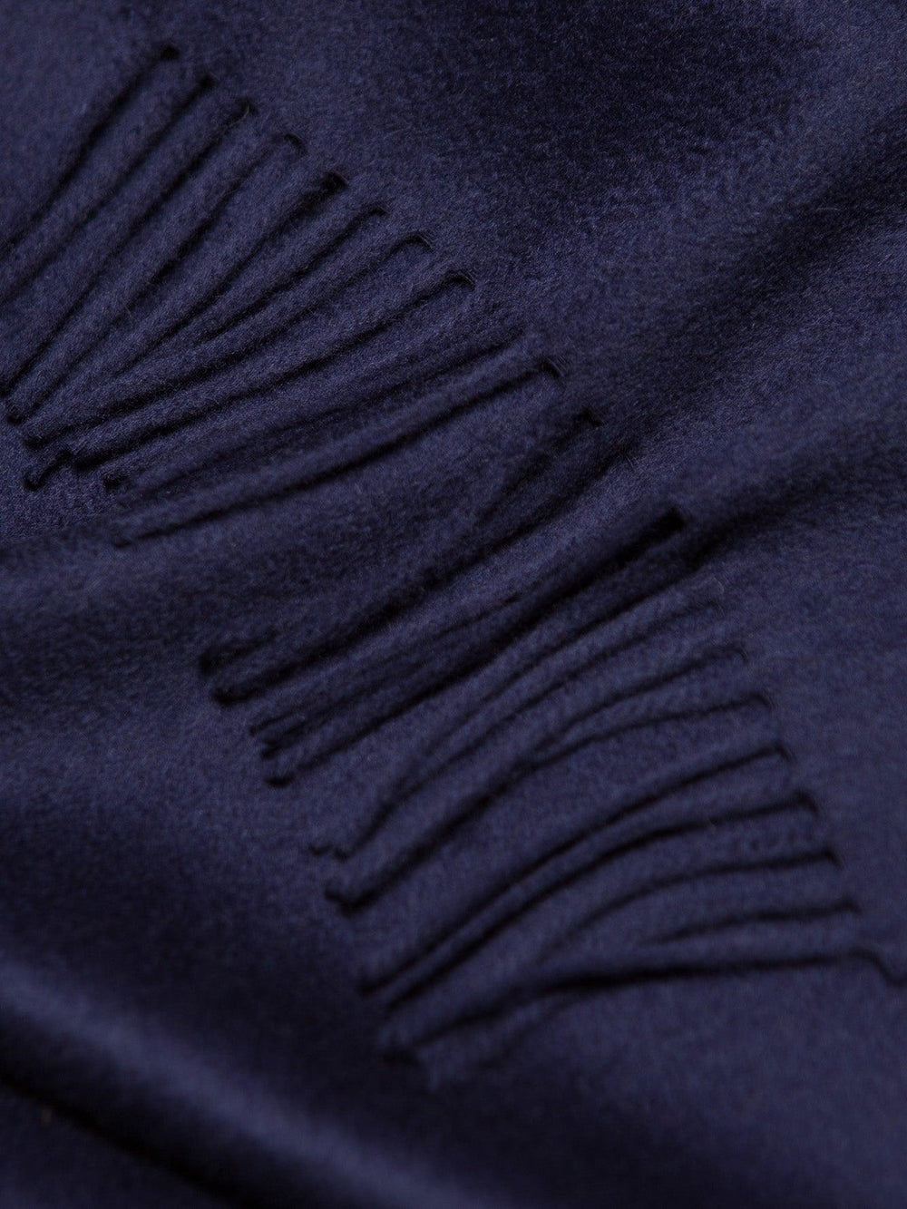 Arran Plain Womens Cashmere Stole Navy Detail| Begg x Co