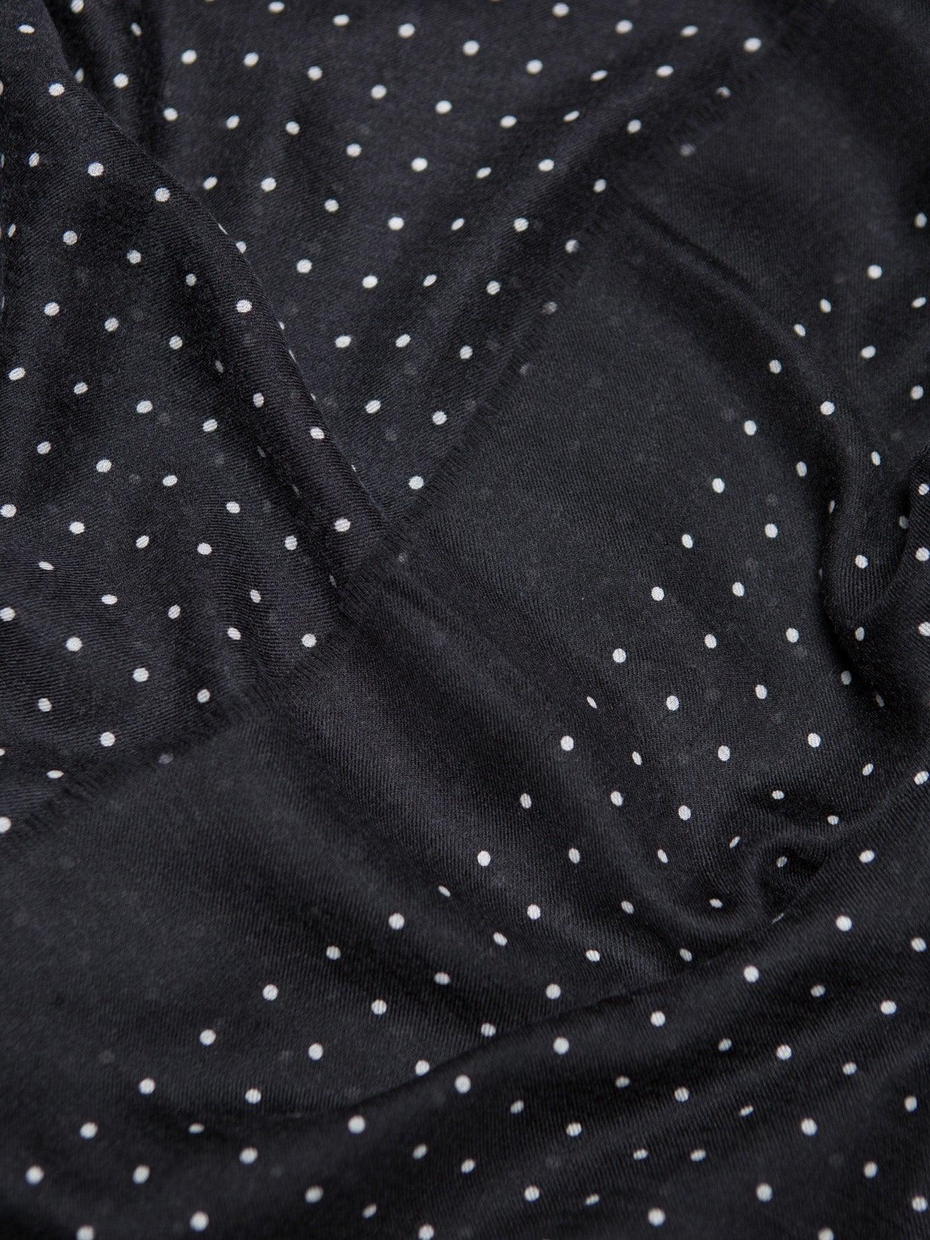 【新品未使用】BEGG×CO Wispy Hanover カシミア black Wispy Hanover Womens Cashmere Scarf Black White | Begg x Co